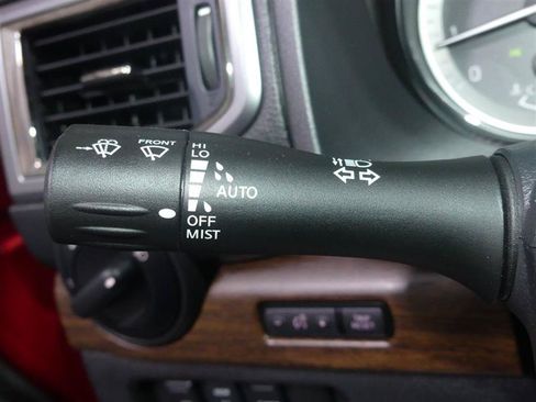 Used 2019 Nissan Titan Platinum Reserve AWD/4WD image 32