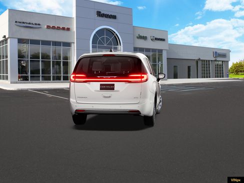 New 2027 Chrysler Pacifica Select AWD/4WD image 14
