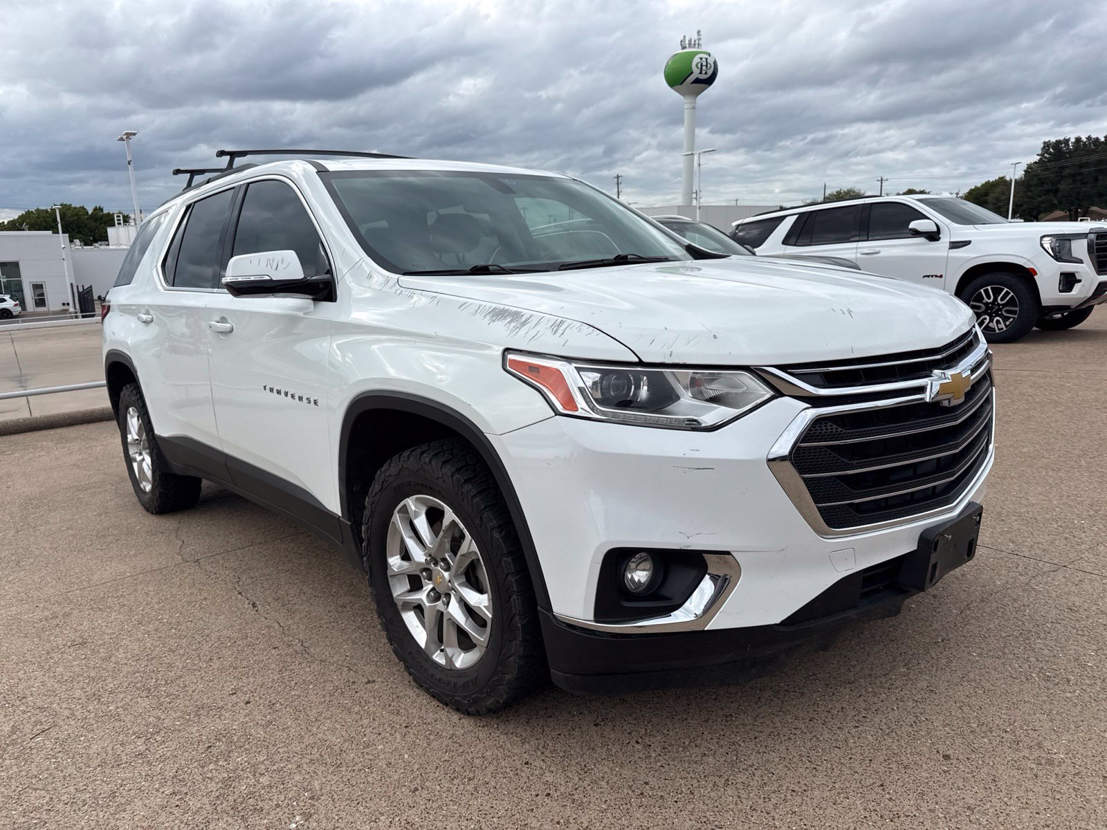Used 2020 Chevrolet Traverse LT FWD image 1