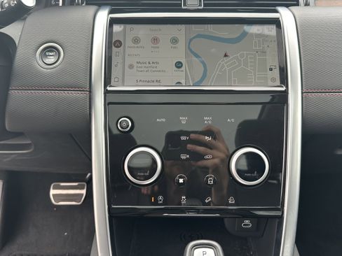 Used 2023 Land Rover Discovery Sport SE R-Dynamic image 31