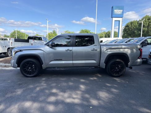 Used 2026 Toyota Tundra Limited AWD/4WD image 7