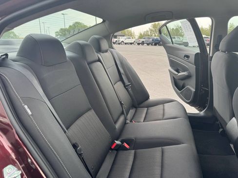 Used 2024 Nissan Altima 2.5 SV FWD image 32