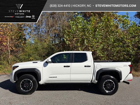 Used 2024 Toyota Tacoma TRD Off-Road image 1