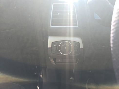 Used 2017 Ford Explorer XLT w/ Equipment Group 202A AWD/4WD image 12