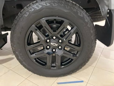 Used 2024 Chevrolet Silverado 1500 Custom Trail Boss w/ Turbomax Blackout Package image 26