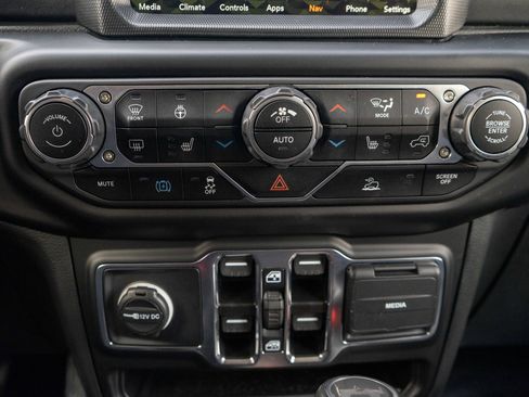 Used 2023 Jeep Wrangler Unlimited Sahara w/ Cold Weather Group AWD/4WD image 20