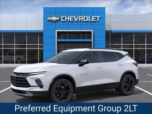 New 2026 Chevrolet Blazer LT w/ Convenience Package FWD image 2