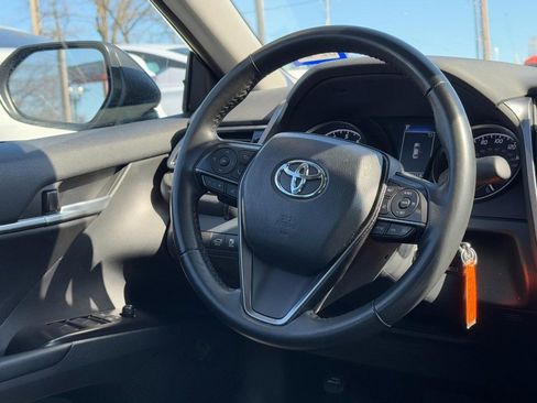 Used 2024 Toyota Camry SE image 12