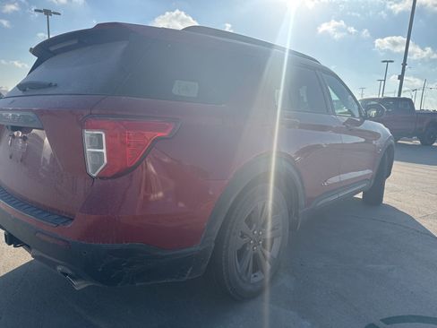 Certified 2024 Ford Explorer XLT w/ Equipment Group 202A image 3