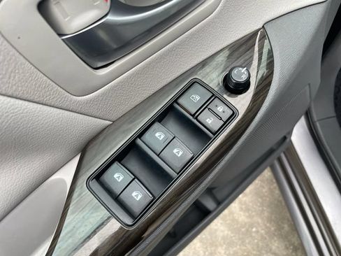 Used 2017 Toyota Sienna XLE FWD image 21