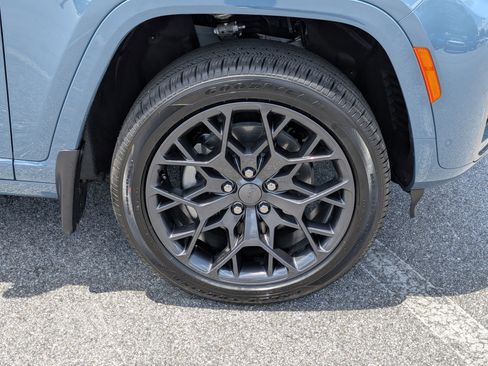 New 2026 Jeep Grand Cherokee L Summit AWD/4WD image 10