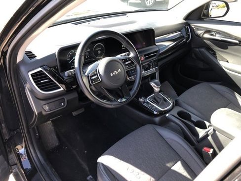 Certified 2024 Kia Seltos X-Line image 17
