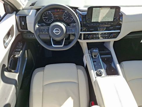 New 2025 Nissan Pathfinder SL image 10