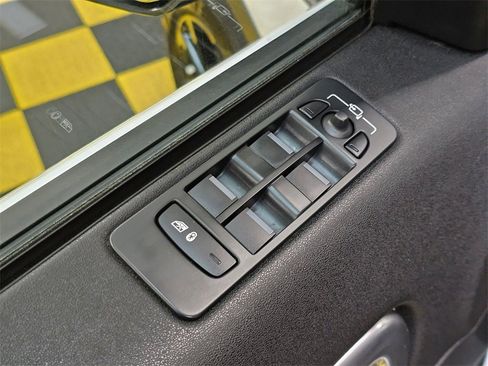 Used 2019 Land Rover Discovery Sport SE image 23