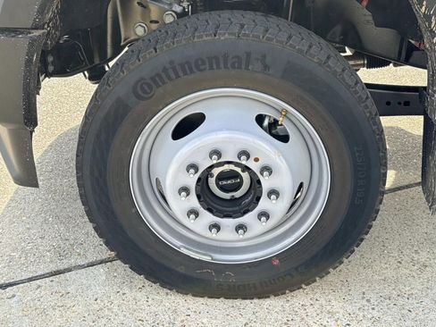 New 2026 Ford F550 4x4 Crew Cab image 8