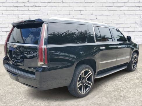 Used 2020 Cadillac Escalade ESV Premium Luxury RWD image 4