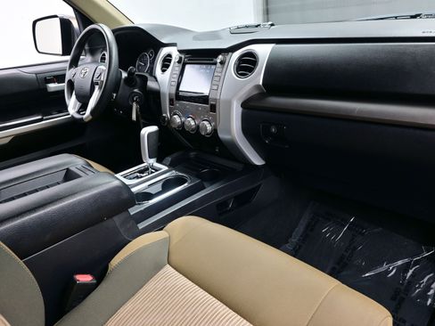 Used 2017 Toyota Tundra SR5 image 15