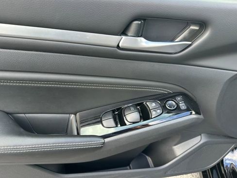 Used 2023 Nissan Altima 2.5 SV w/ SV Premium Package FWD image 24