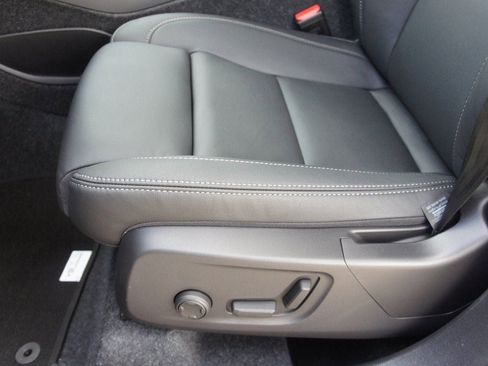 New 2026 Volvo XC40 B5 Plus w/ Protection Package Premier image 19