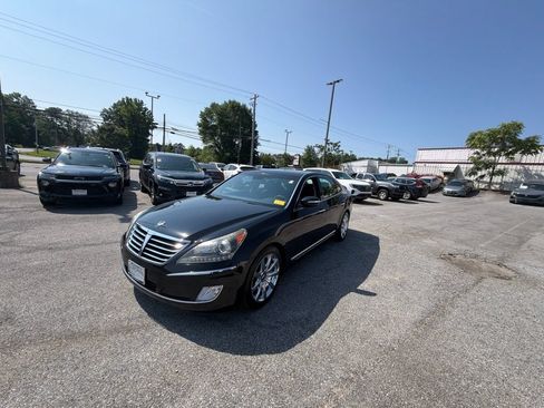 Used 2013 Hyundai Equus Signature RWD image 3