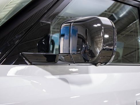 Used 2025 Land Rover Defender 110 S image 10