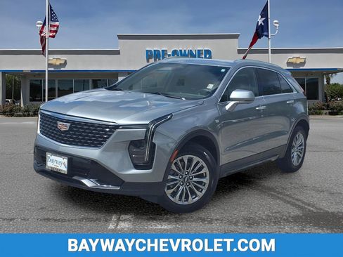 Used 2025 Cadillac XT4 Premium Luxury FWD image 1