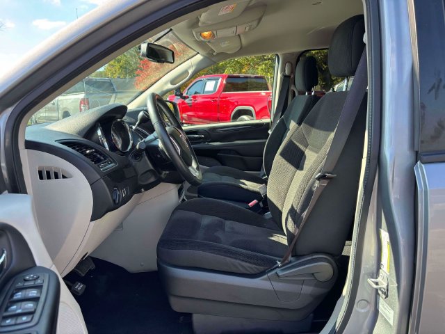 Used 2017 Dodge Grand Caravan SE w/ Power Window Group FWD image 5