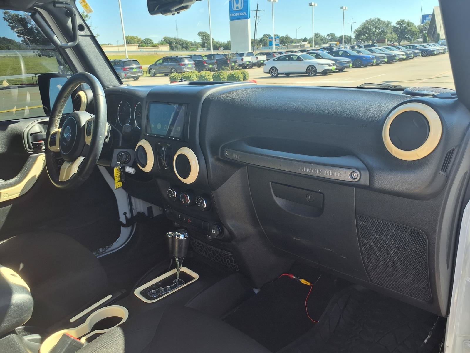 Used 2017 Jeep Wrangler Unlimited Sport w/ Quick Order Package 24S AWD/4WD image 12