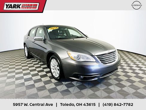 Used 2014 Chrysler 200 Limited FWD image 1