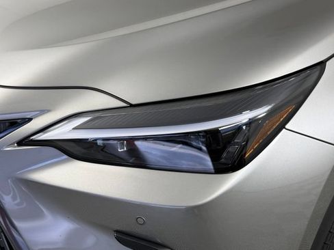 Used 2025 Lexus NX 250 FWD w/ Towing Package (2000 Lbs) image 12
