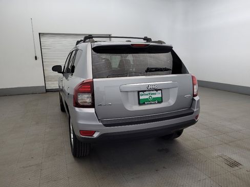 Used 2016 Jeep Compass Latitude AWD/4WD image 6