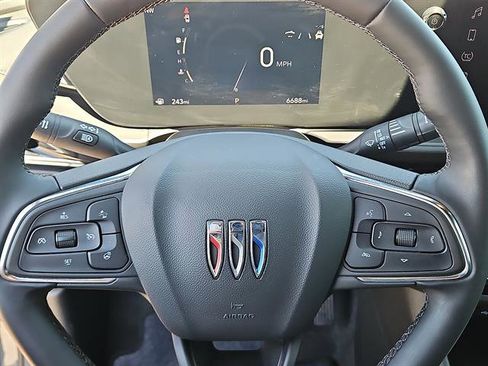 Certified 2025 Buick Envista Sport Touring w/ Convenience I Package FWD image 16