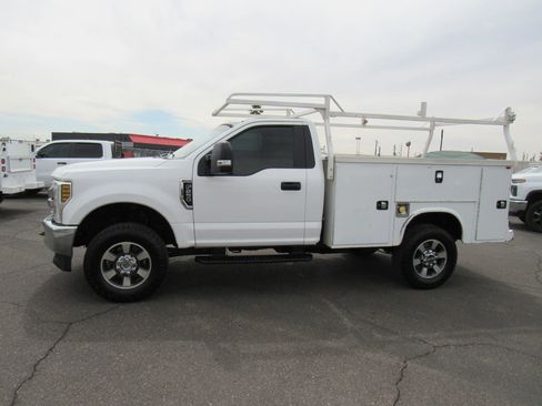 Used 2019 Ford F250 XL w/ STX Appearance Package image 2