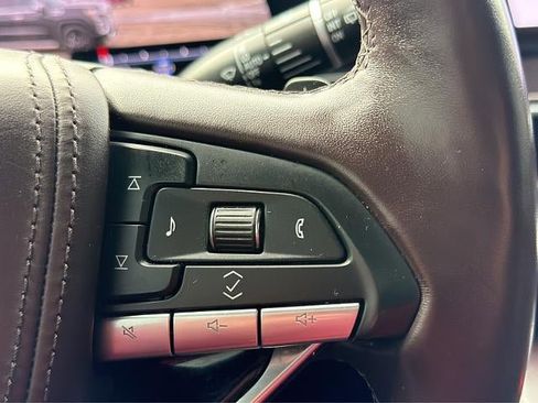 Used 2023 Cadillac Escalade ESV Sport Platinum w/ LPO, ONYX Package image 33