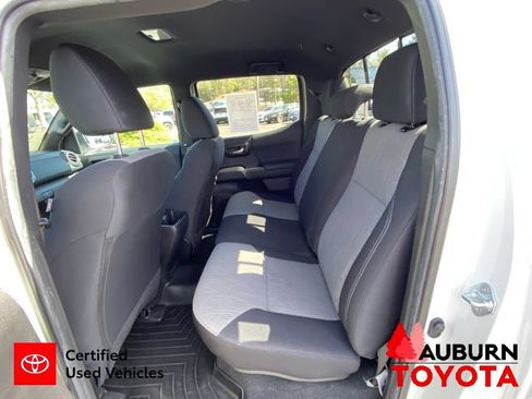 Certified 2022 Toyota Tacoma TRD Off-Road AWD/4WD image 27