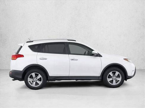 Used 2015 Toyota RAV4 XLE AWD/4WD image 8
