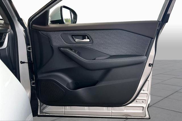 Certified 2023 Nissan Rogue SV FWD image 22