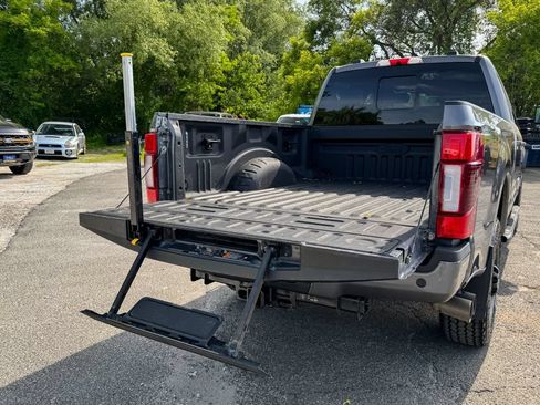 Certified 2022 Ford F350 Lariat w/ Black Appearance Package AWD/4WD image 23