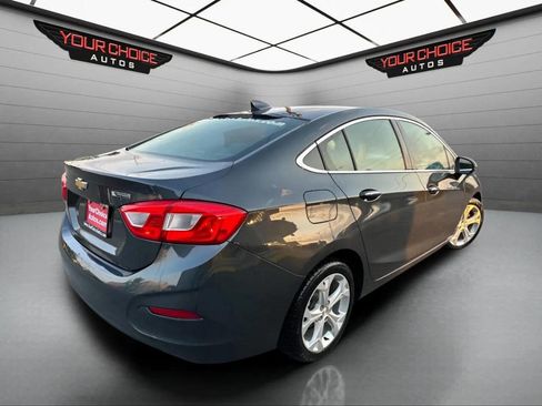 Used 2017 Chevrolet Cruze Premier image 5