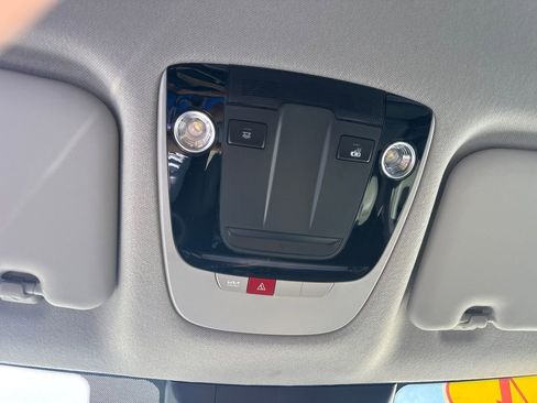 Used 2024 Kia Seltos SX image 32