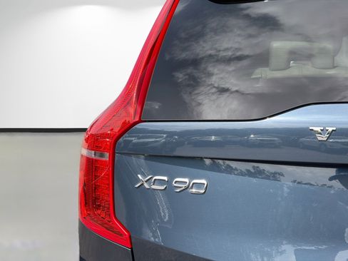 Used 2023 Volvo XC90 B6 Plus AWD/4WD image 11