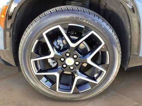 Used 2025 Chevrolet Traverse High Country image 38