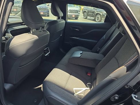 Used 2024 Toyota Crown AWD/4WD image 11