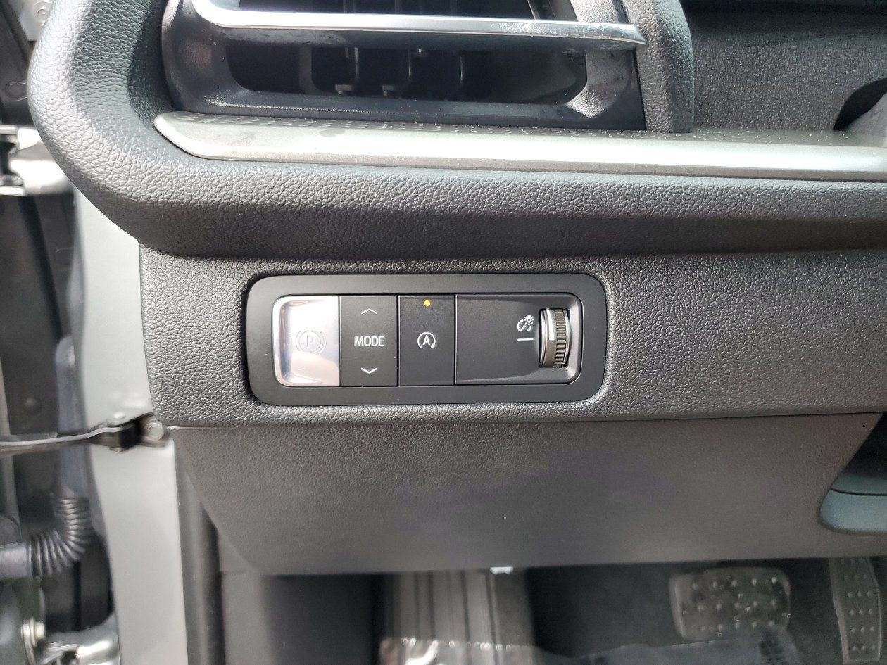 Used 2026 Chevrolet Traverse LT FWD image 28