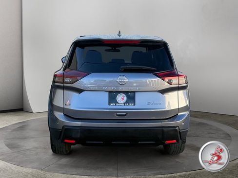 Used 2025 Nissan Rogue SV AWD/4WD image 6