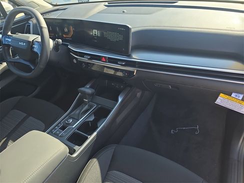 New 2026 Kia Sorento LX image 13