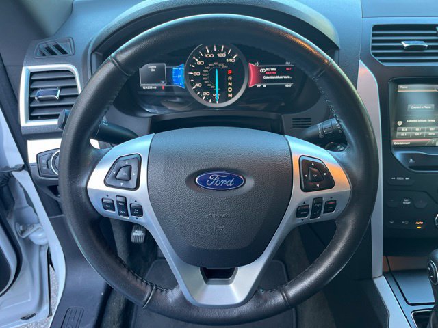 Used 2015 Ford Explorer XLT w/ Equipment Group 202A FWD image 19