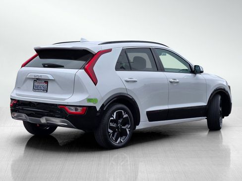 Certified 2023 Kia Niro Wind FWD image 5
