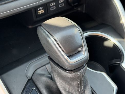 Used 2024 Toyota Highlander LE AWD/4WD image 13