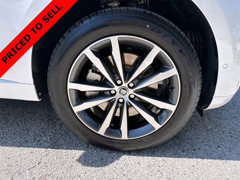 Used 2026 Jaguar F-PACE R-Dynamic S image 8